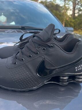 Nike Men's Black Athletic Shox Sneakers